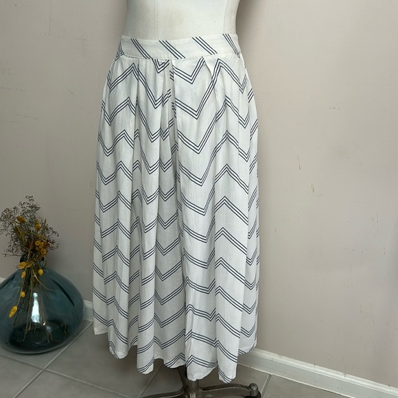 Yumi Kim Linen Skort Pants Wide Leg White Navy Stripe Pleated size small - Picture 4 of 17